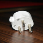 GL 109 _ 6A 3 Pin Plug Top